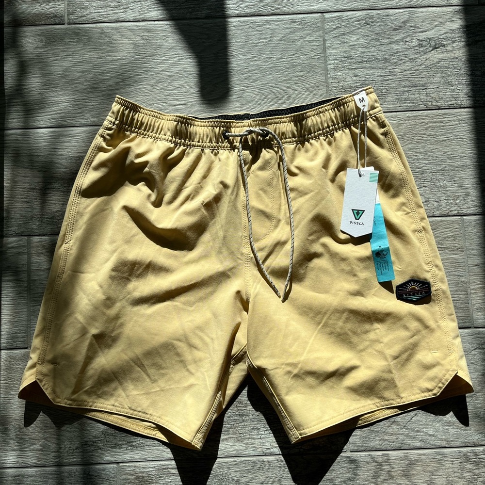 Brand new Vissla solid sets 16.5” board short